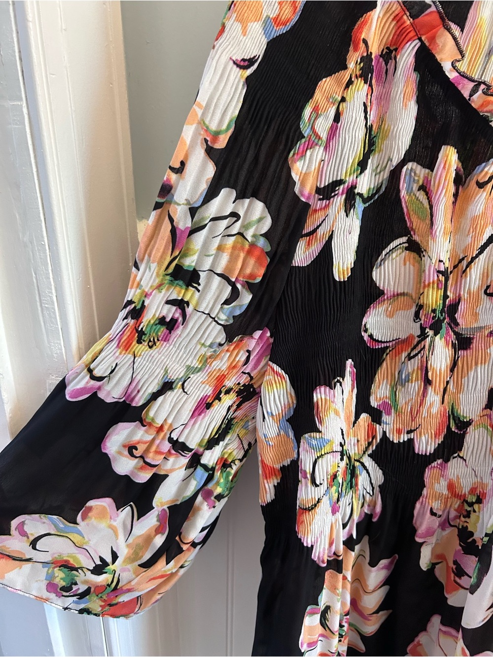 Floral & ivy Women's Black Floral Pleated Tunic with Pink & Peach Blooms 2X - Picture 3 of 6